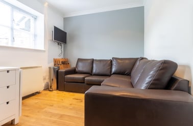 Sloane Court, Sandyford, Newcastle - Image 2